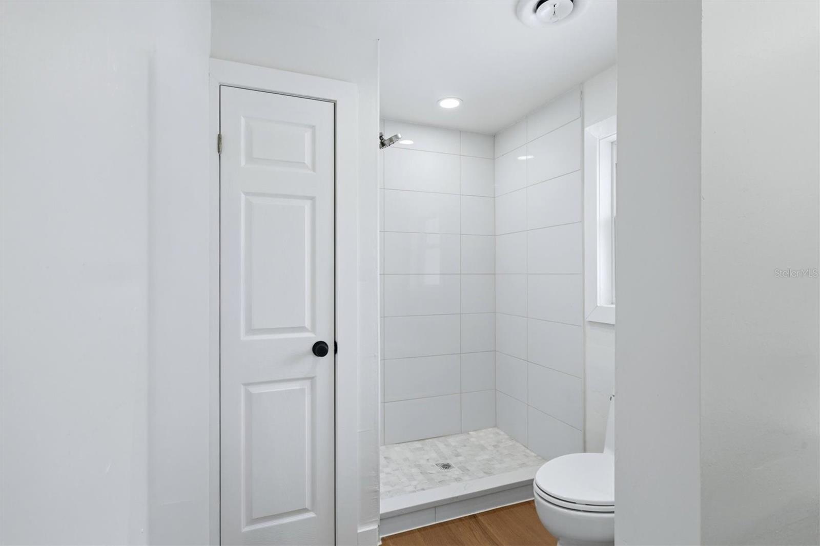 2513 CROTON AVE — photo 31