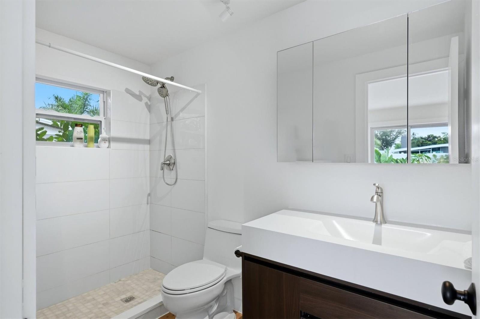 2513 CROTON AVE — photo 34