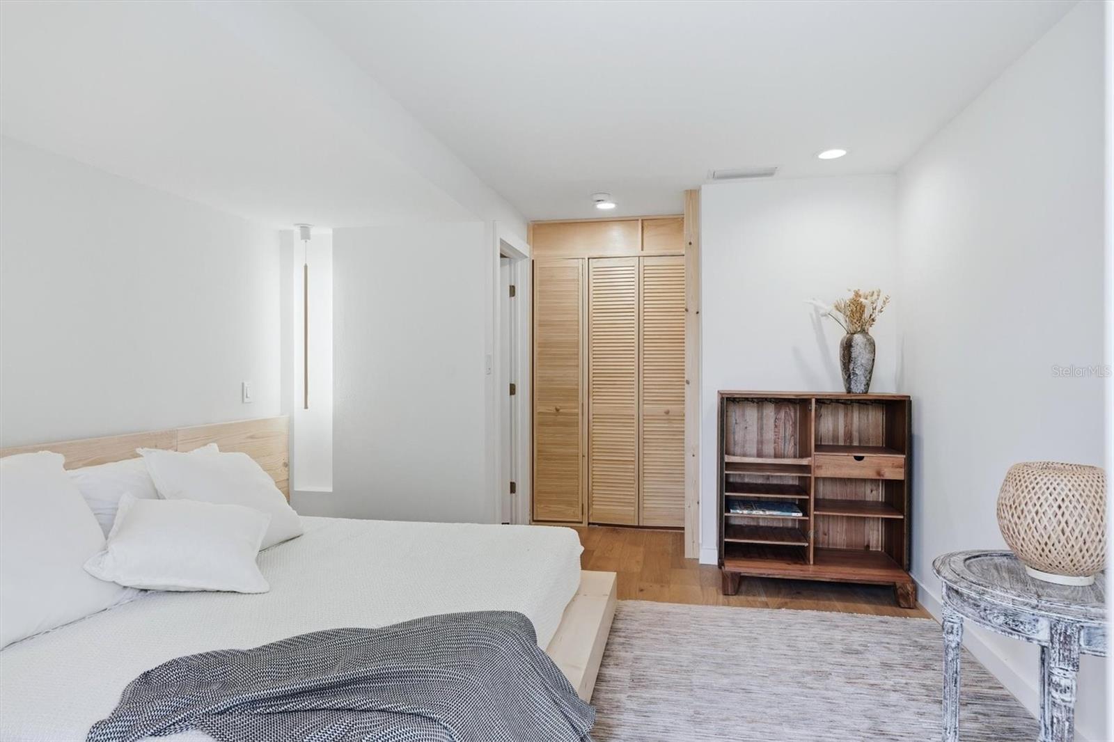 2513 CROTON AVE — photo 27