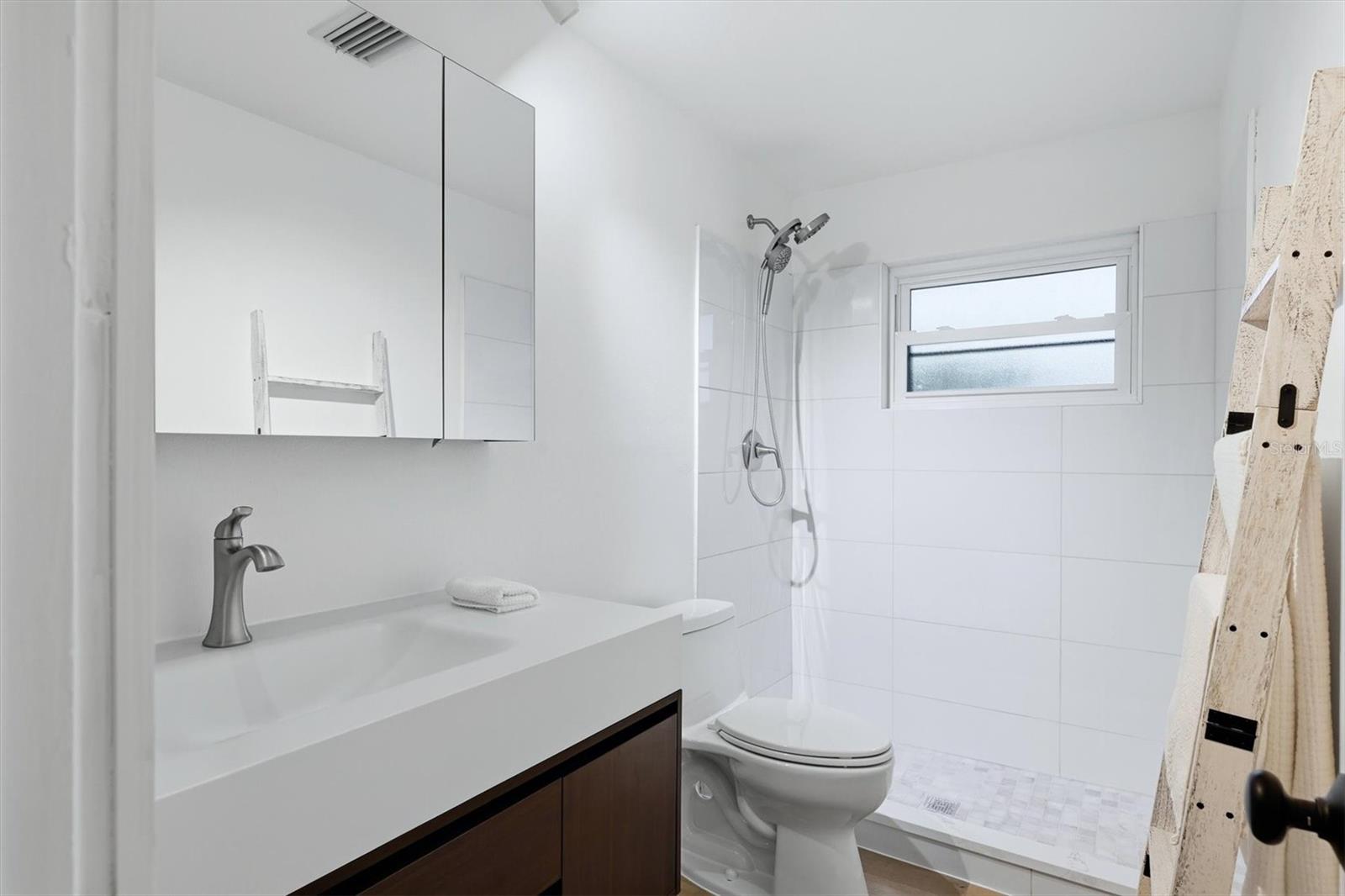 2513 CROTON AVE — photo 36