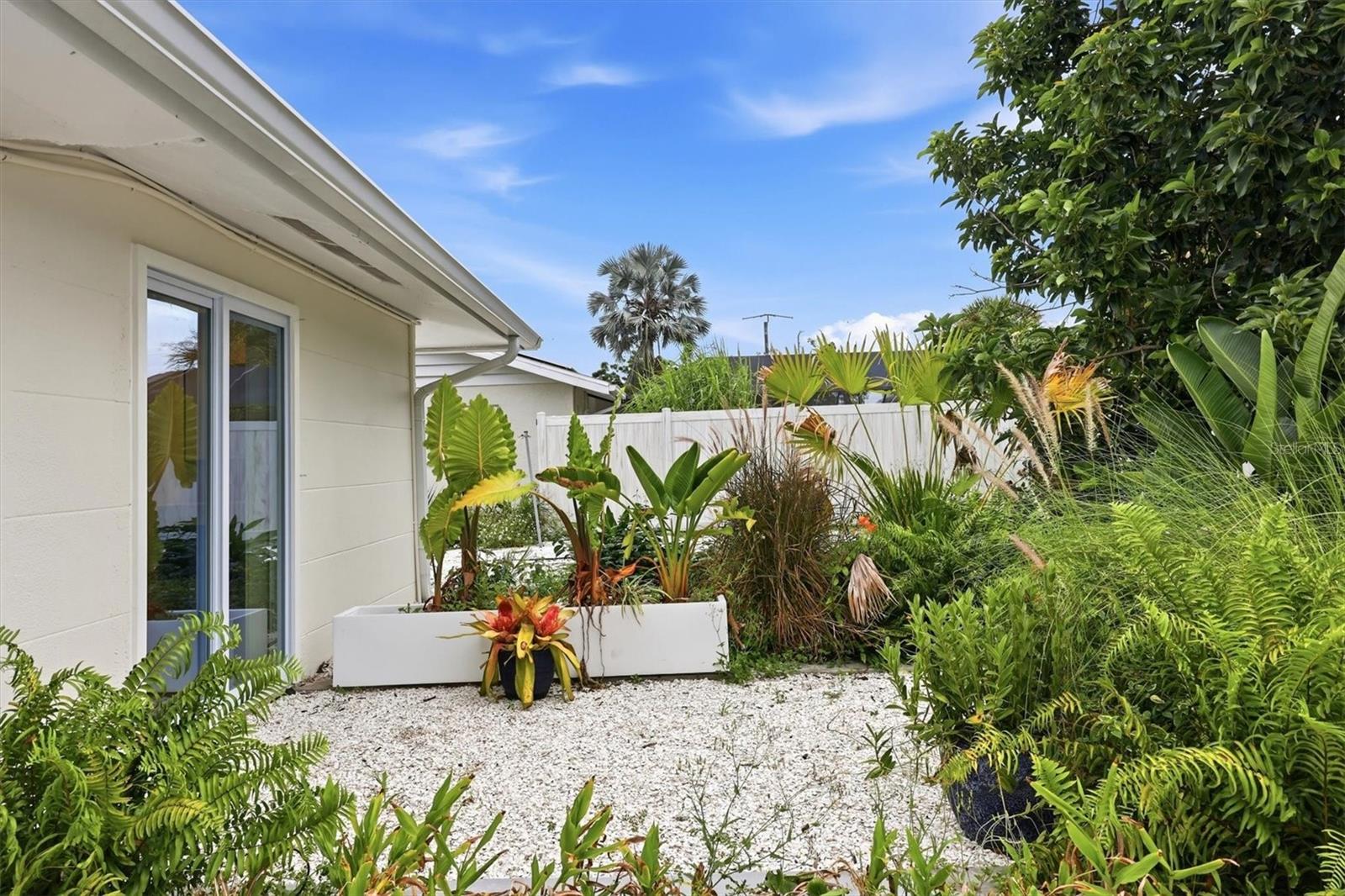 2513 CROTON AVE — photo 43