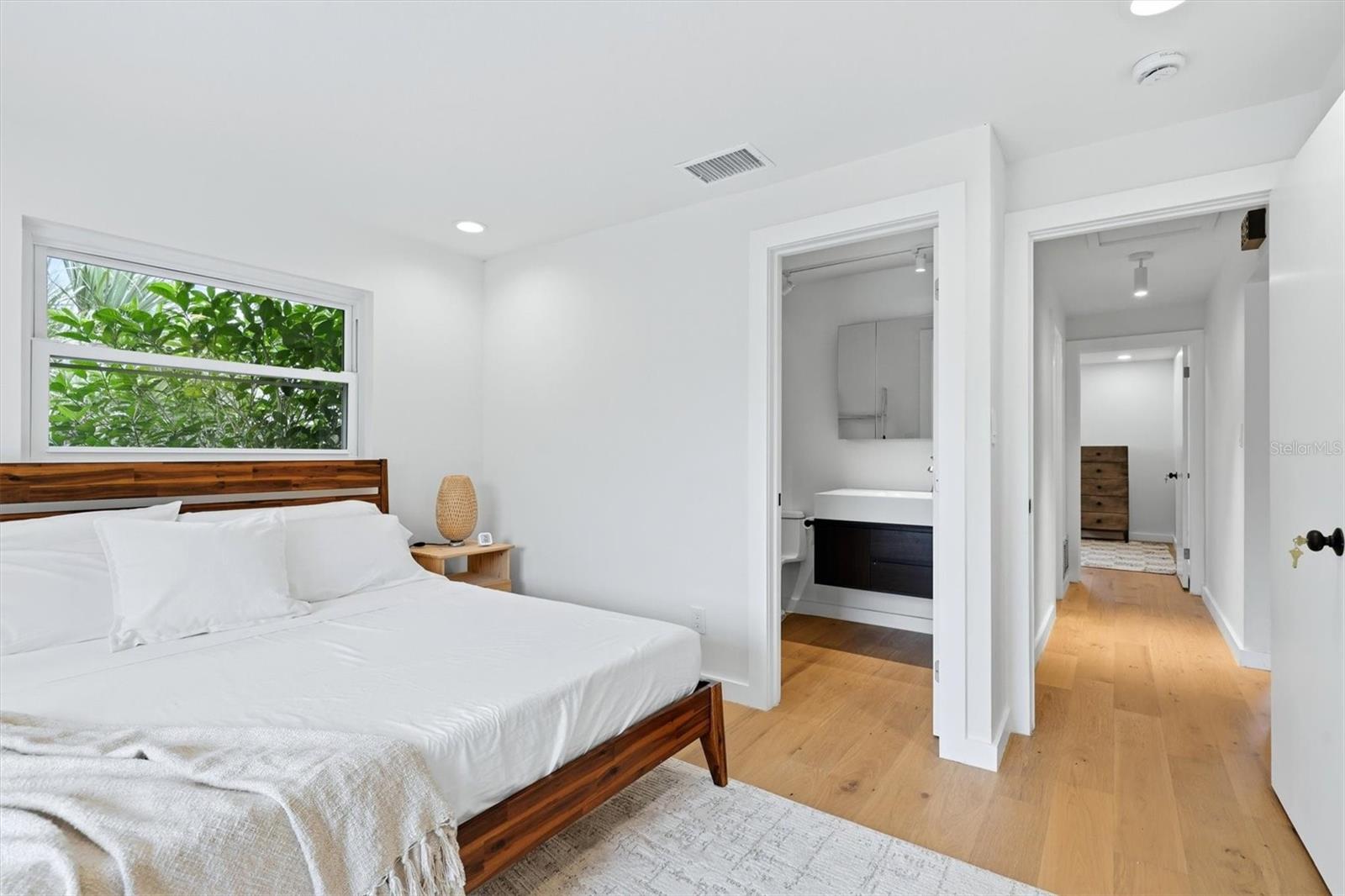 2513 CROTON AVE — photo 32