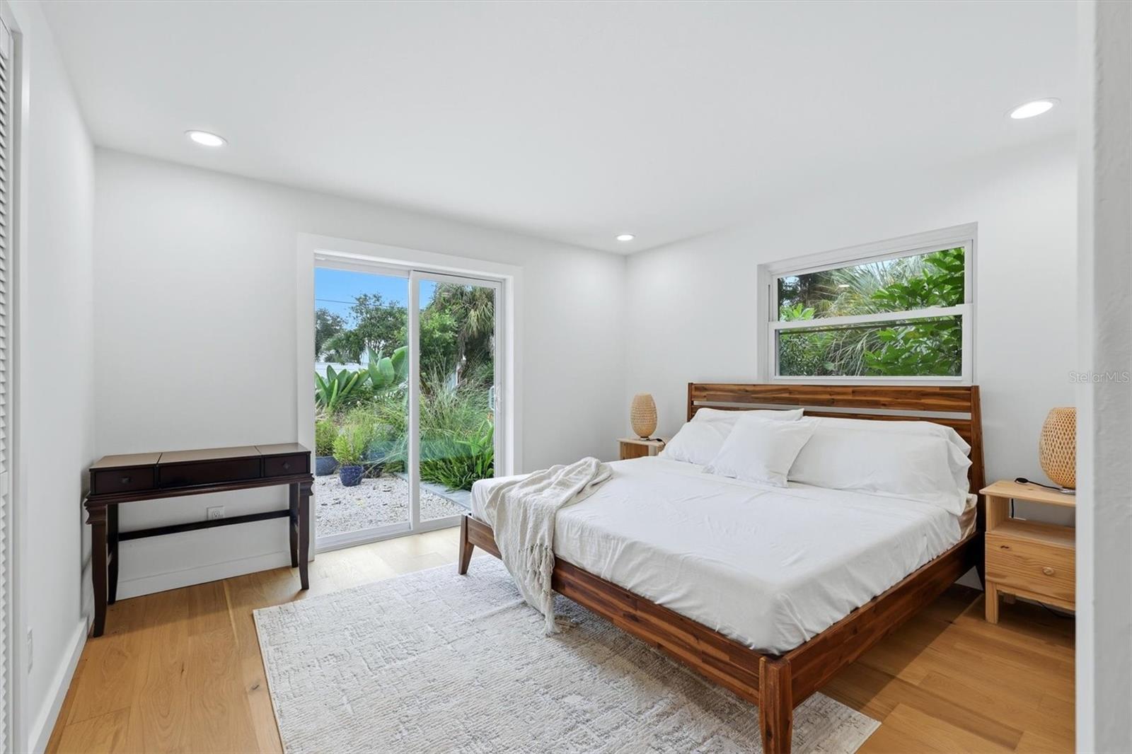 2513 CROTON AVE — photo 33
