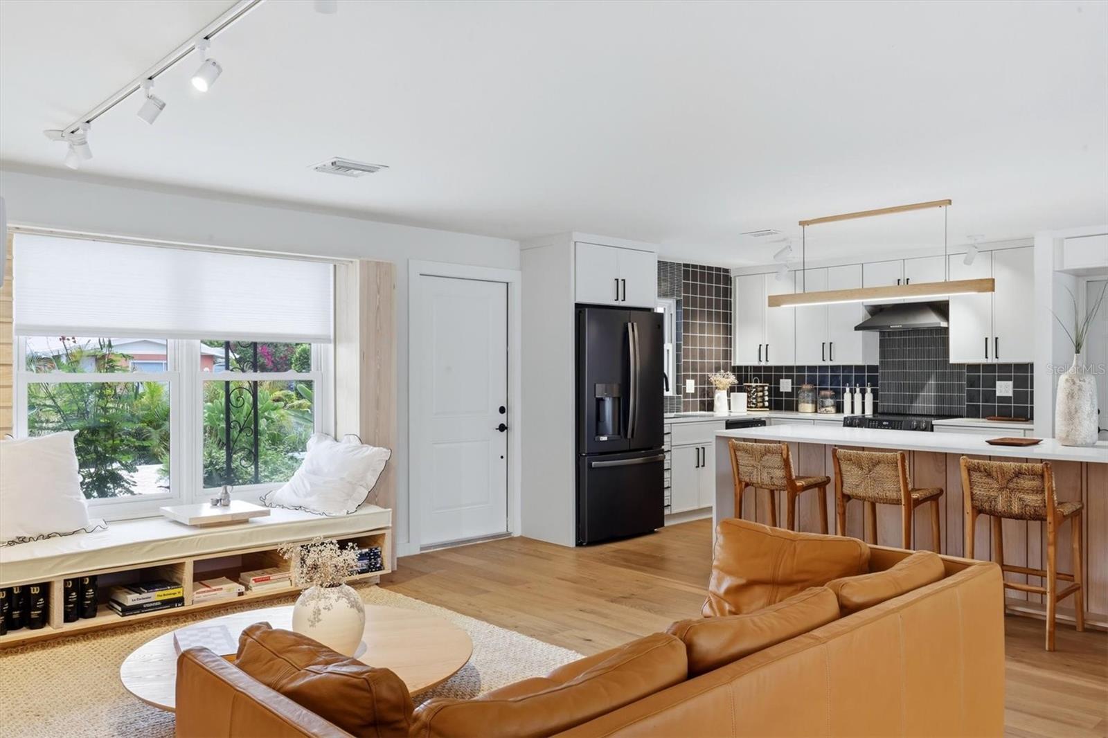 2513 CROTON AVE — photo 11