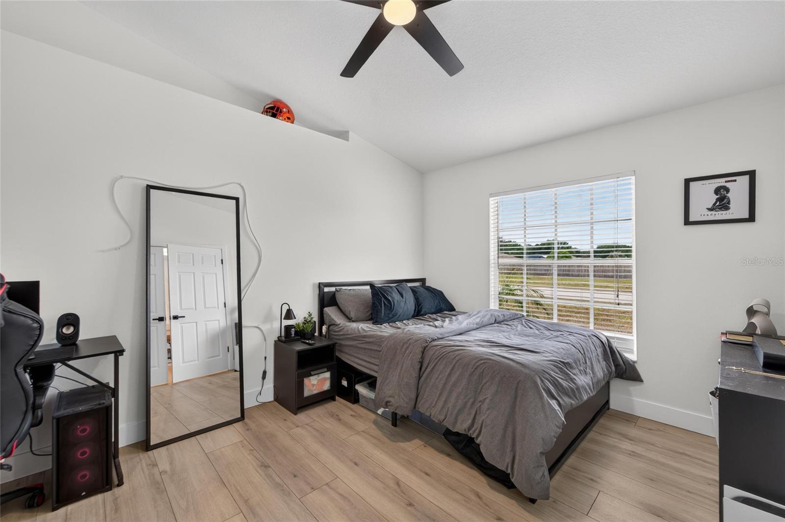 12124 COLONIAL ESTATES LN — photo 24