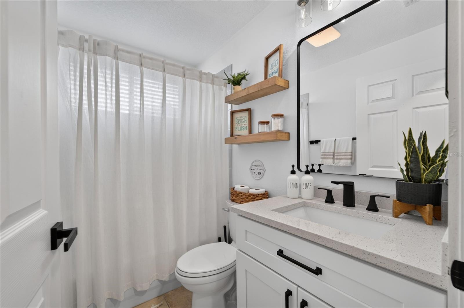 12124 COLONIAL ESTATES LN — photo 29