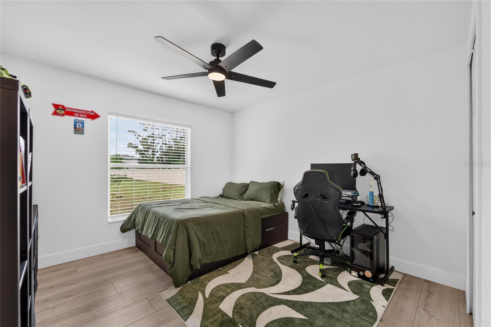 12124 COLONIAL ESTATES LN — photo 32