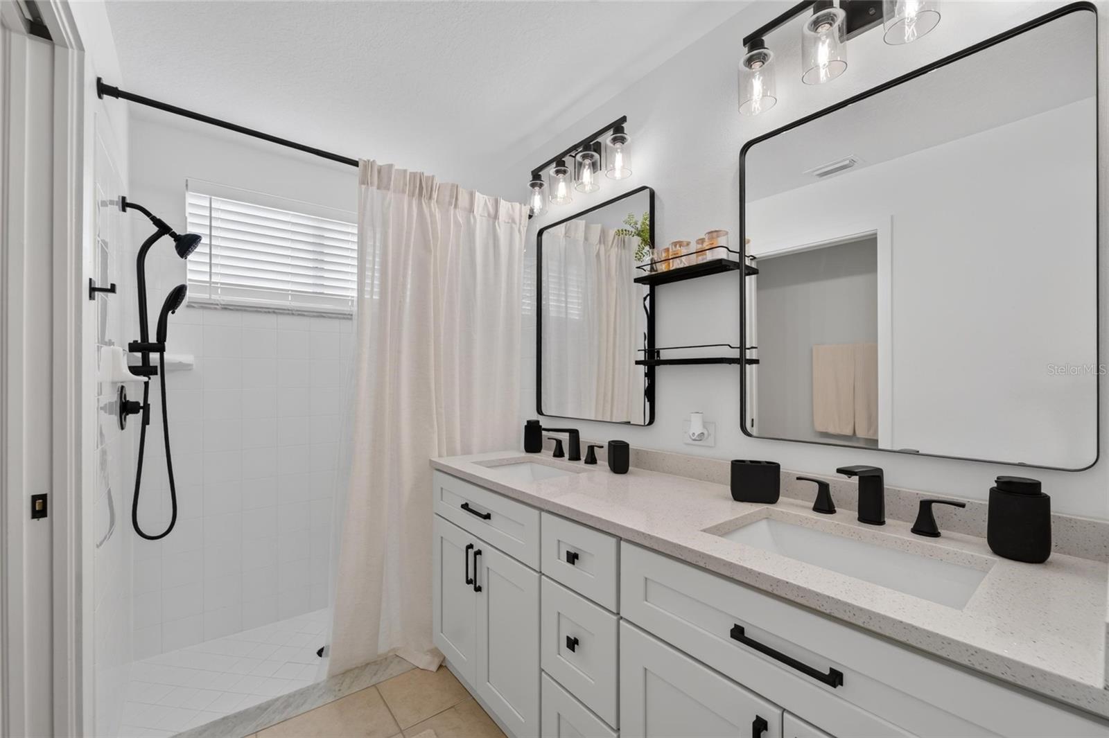 12124 COLONIAL ESTATES LN — photo 21