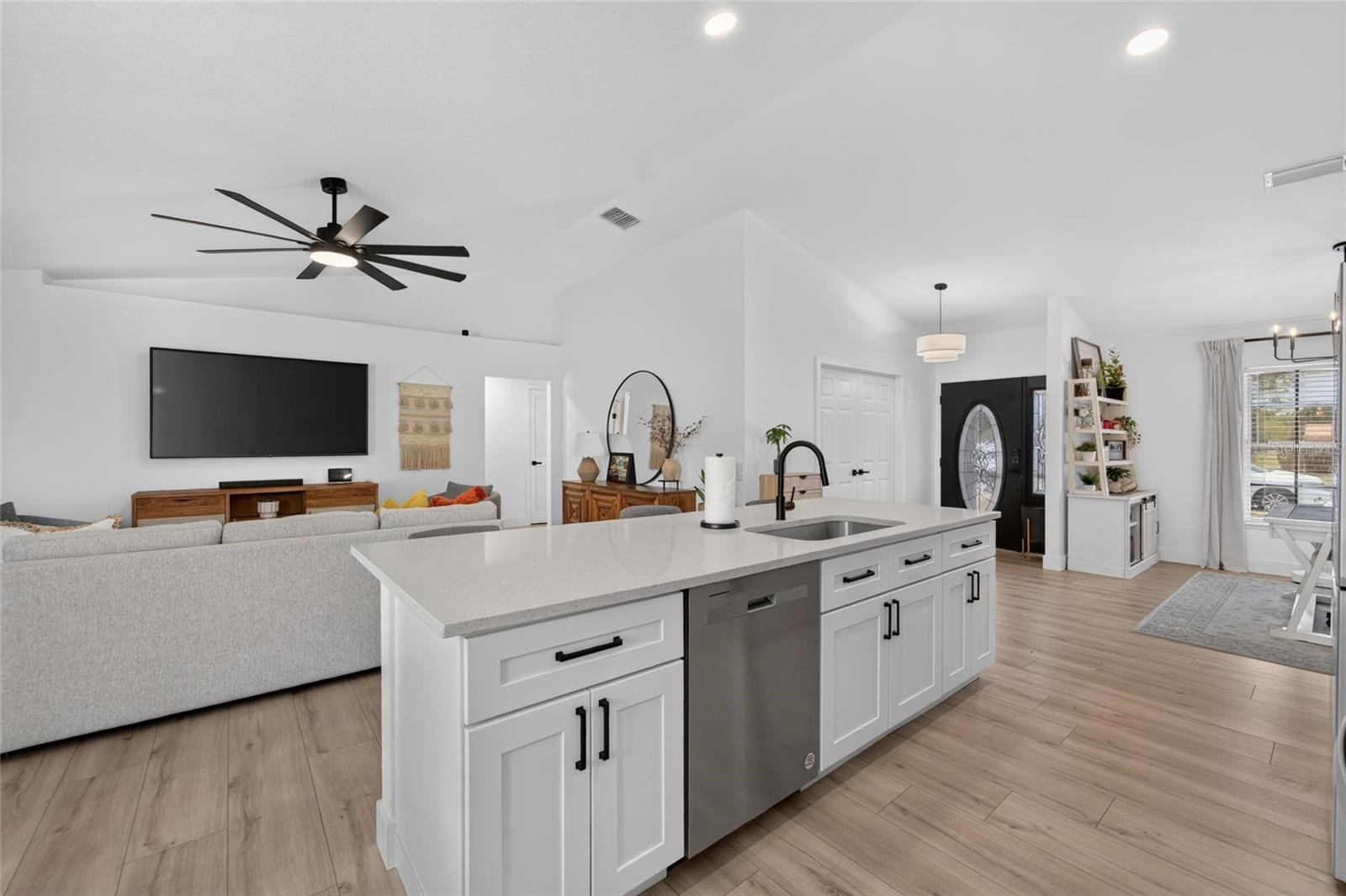 12124 COLONIAL ESTATES LN — photo 15