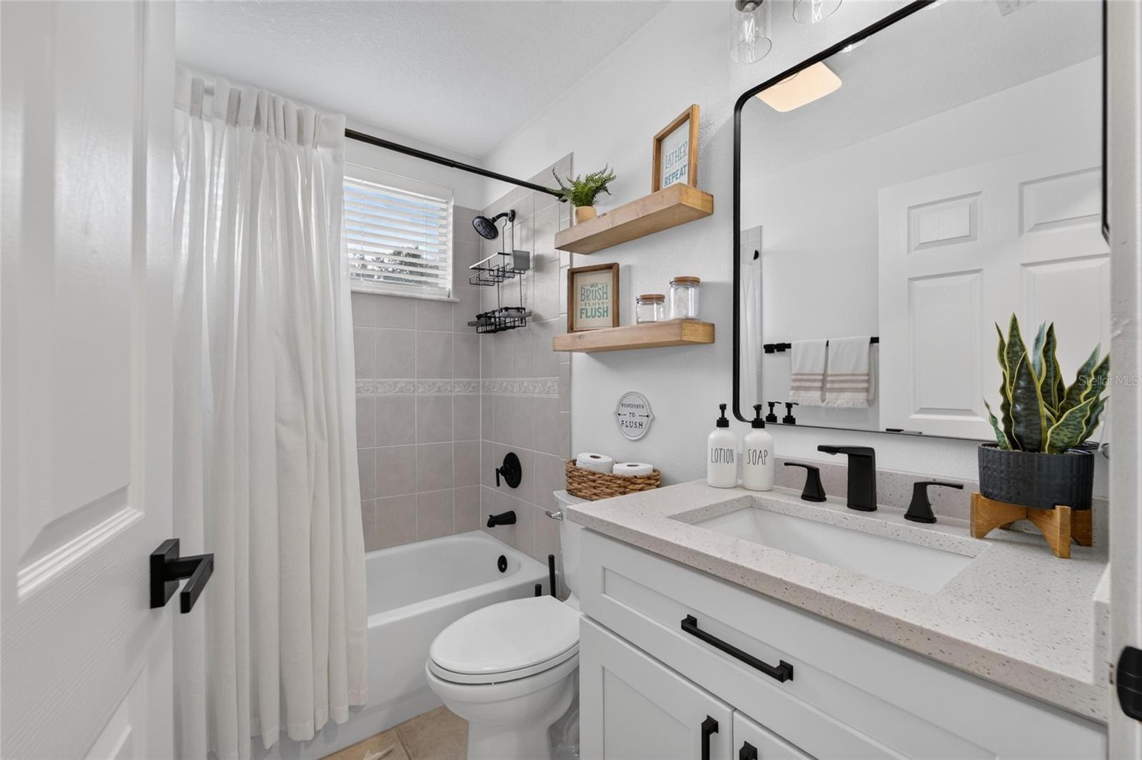 12124 COLONIAL ESTATES LN — photo 30