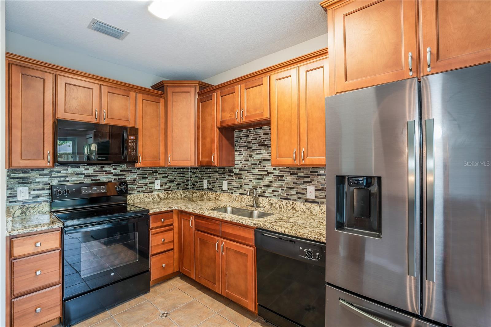 1011 LAKE SHORE RANCH DR — photo 6
