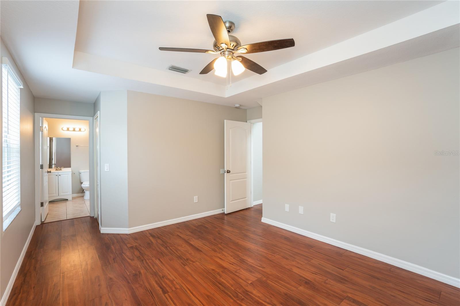 1011 LAKE SHORE RANCH DR — photo 5