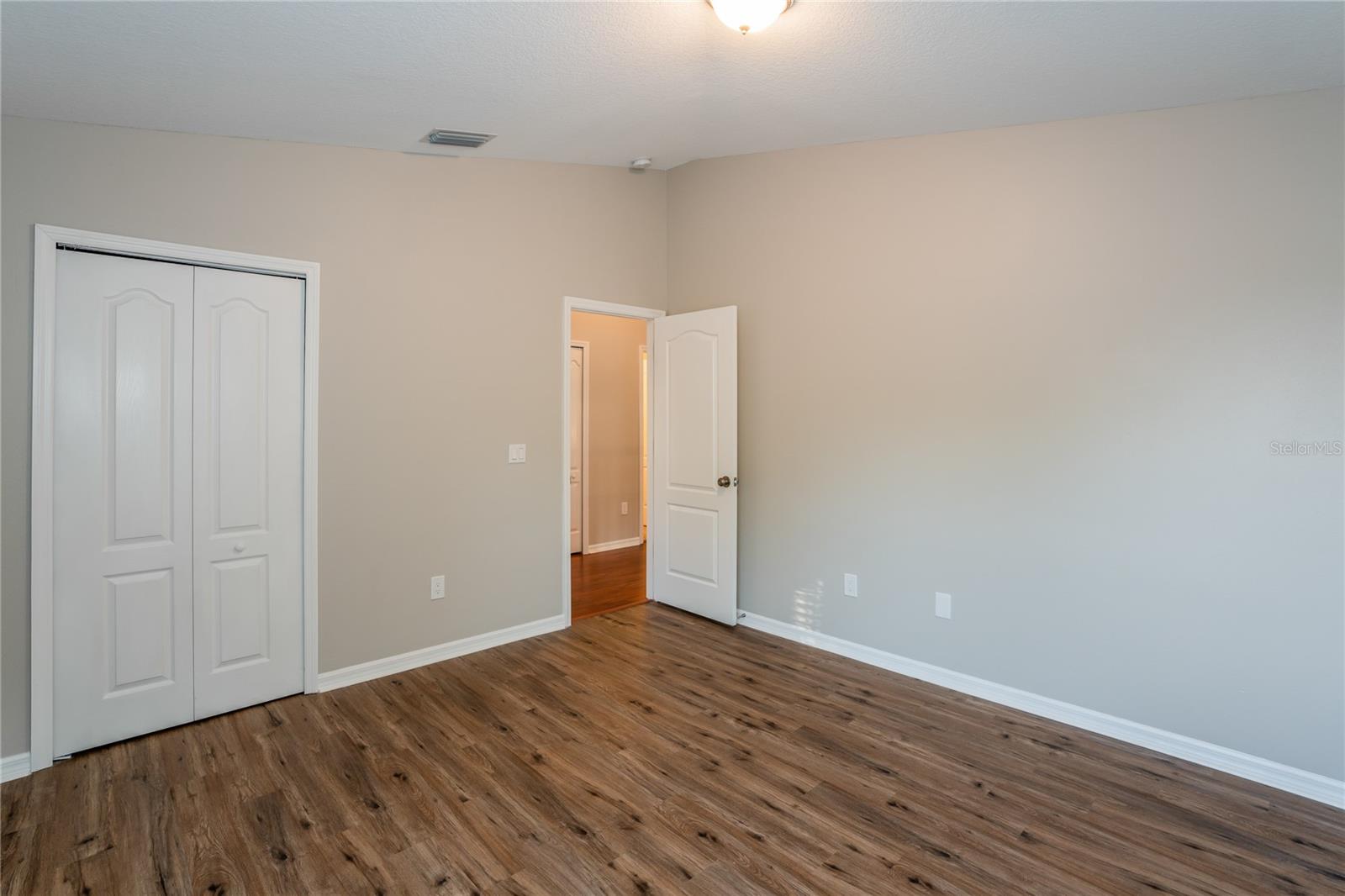 1011 LAKE SHORE RANCH DR — photo 9