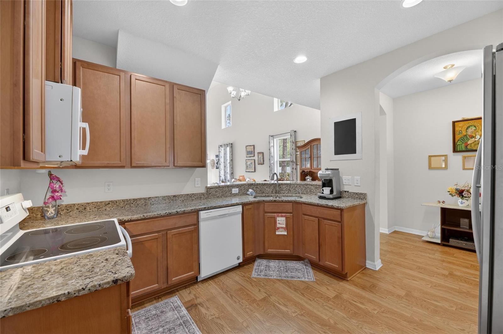 2130 BROADWAY VIEW AVE — photo 14