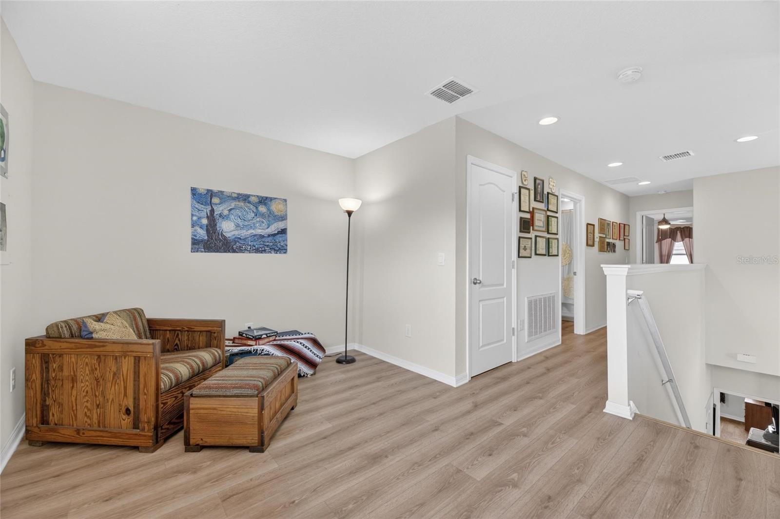 2130 BROADWAY VIEW AVE — photo 23