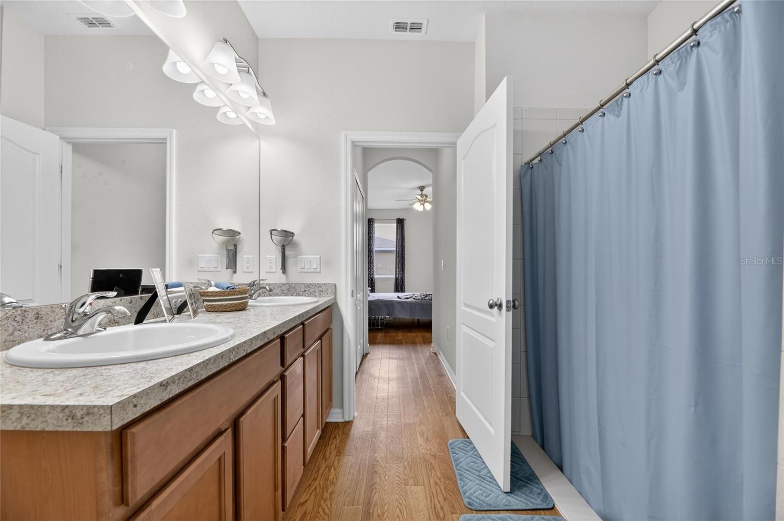 2130 BROADWAY VIEW AVE — photo 22
