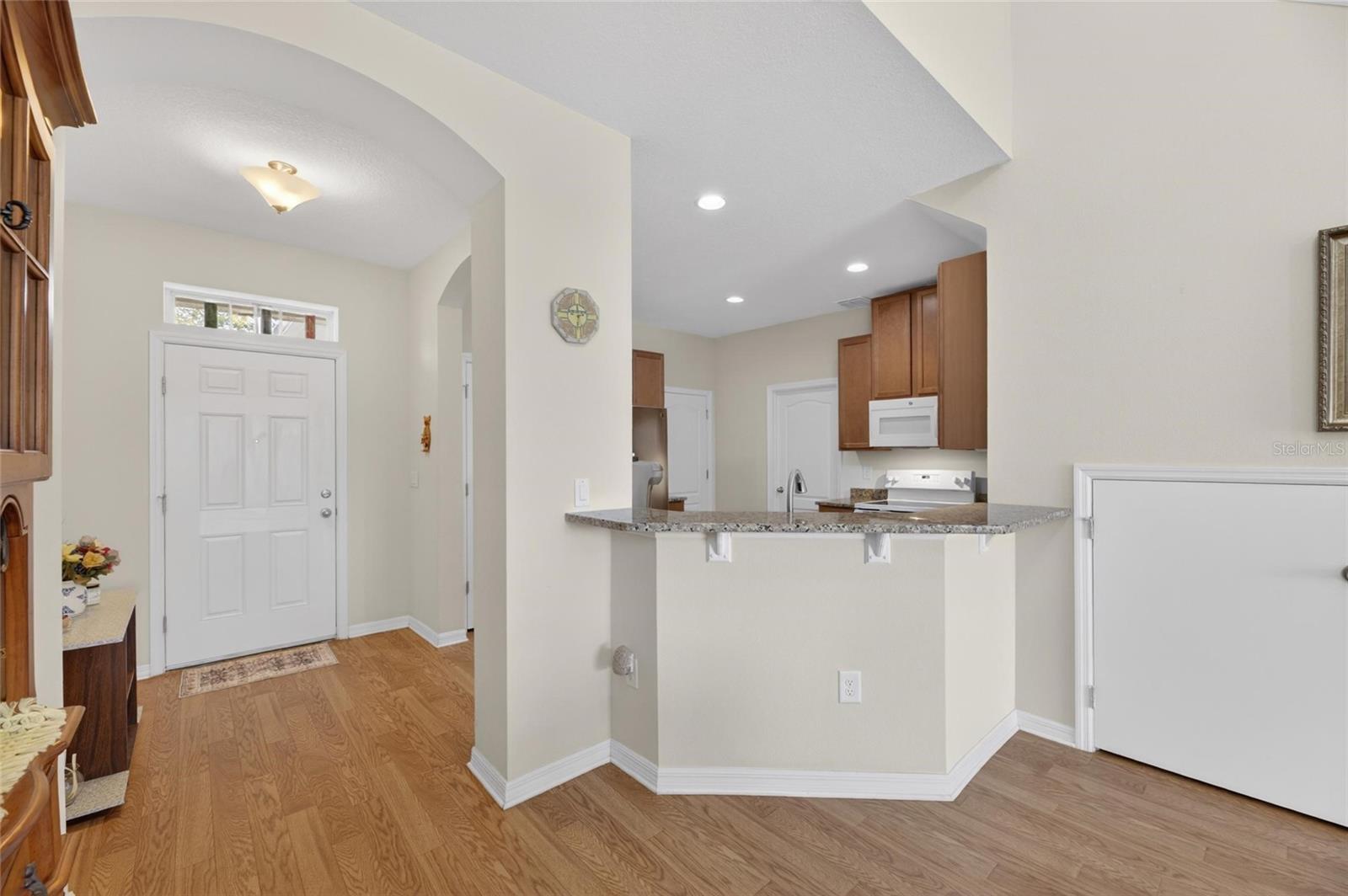 2130 BROADWAY VIEW AVE — photo 16