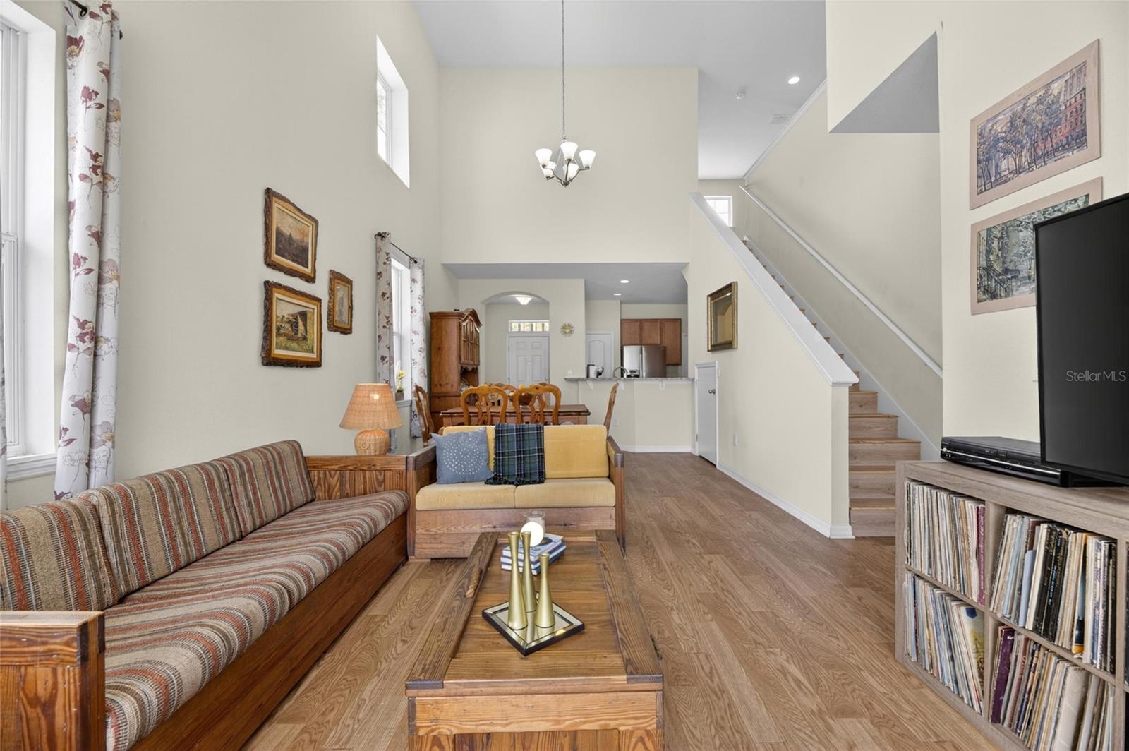 2130 BROADWAY VIEW AVE — photo 9