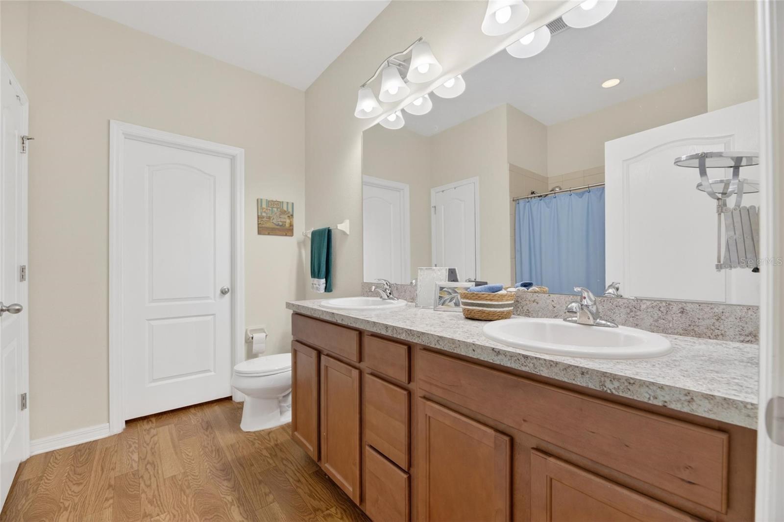 2130 BROADWAY VIEW AVE — photo 21
