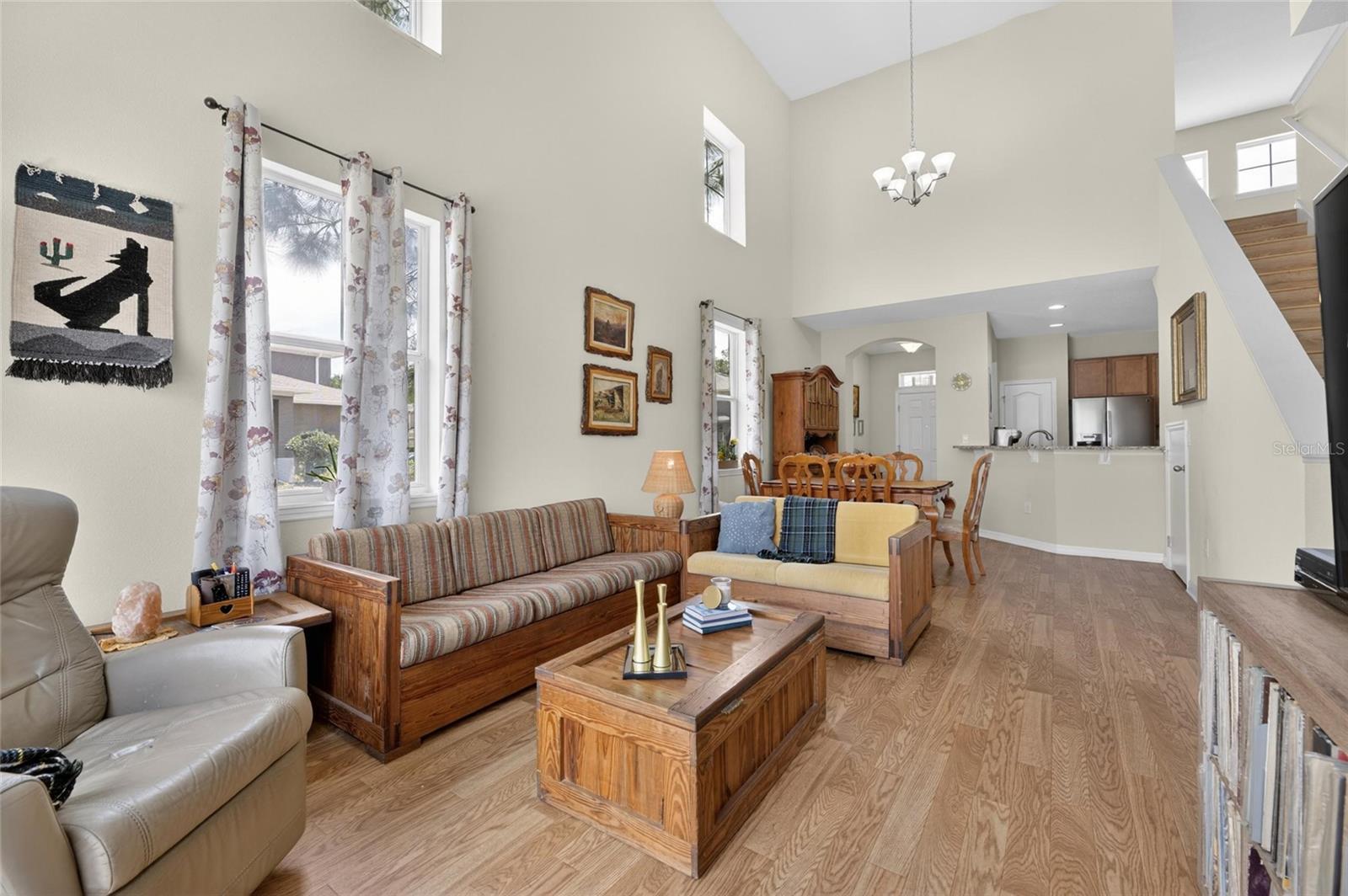 2130 BROADWAY VIEW AVE — photo 3