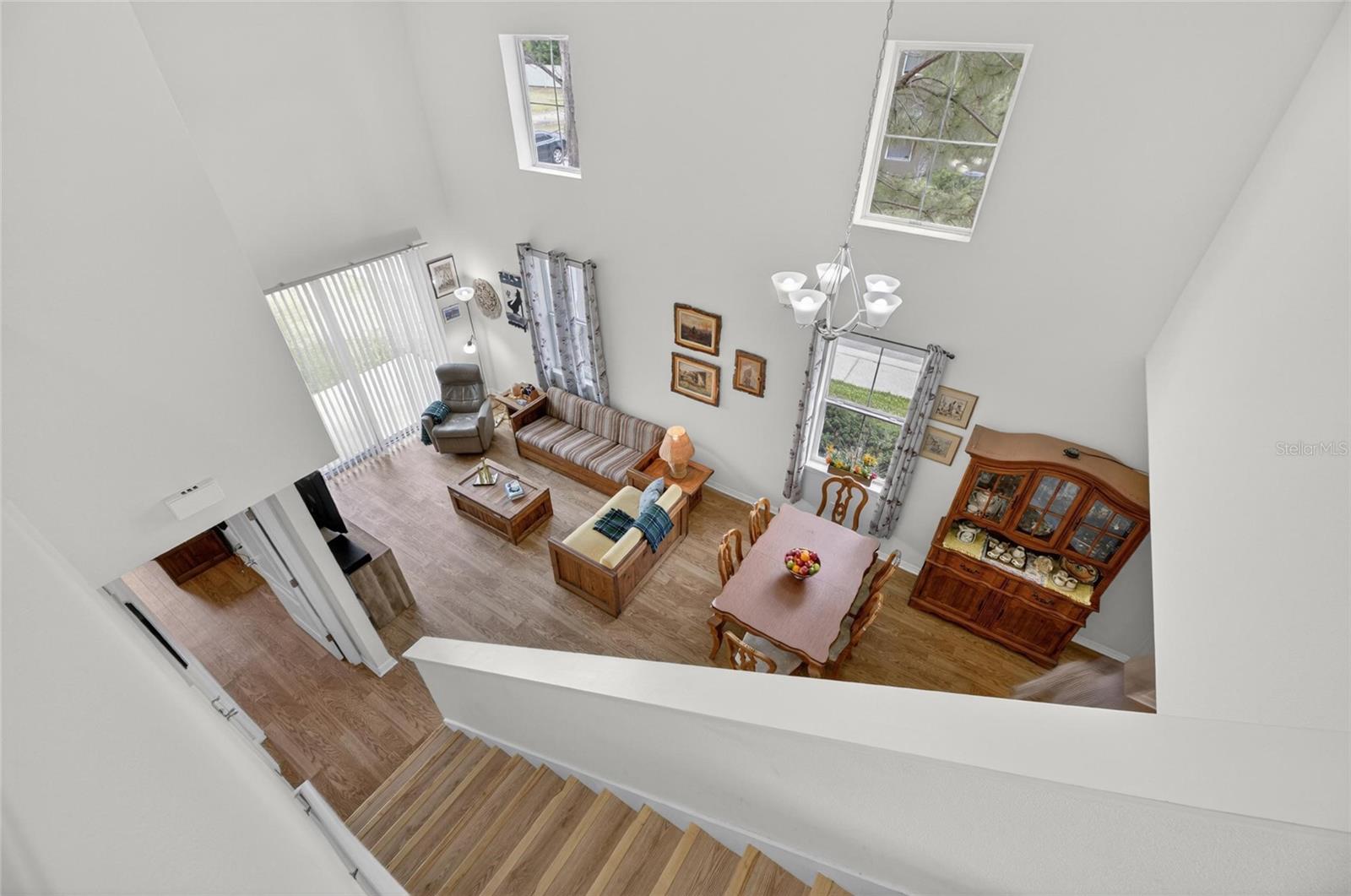 2130 BROADWAY VIEW AVE — photo 4