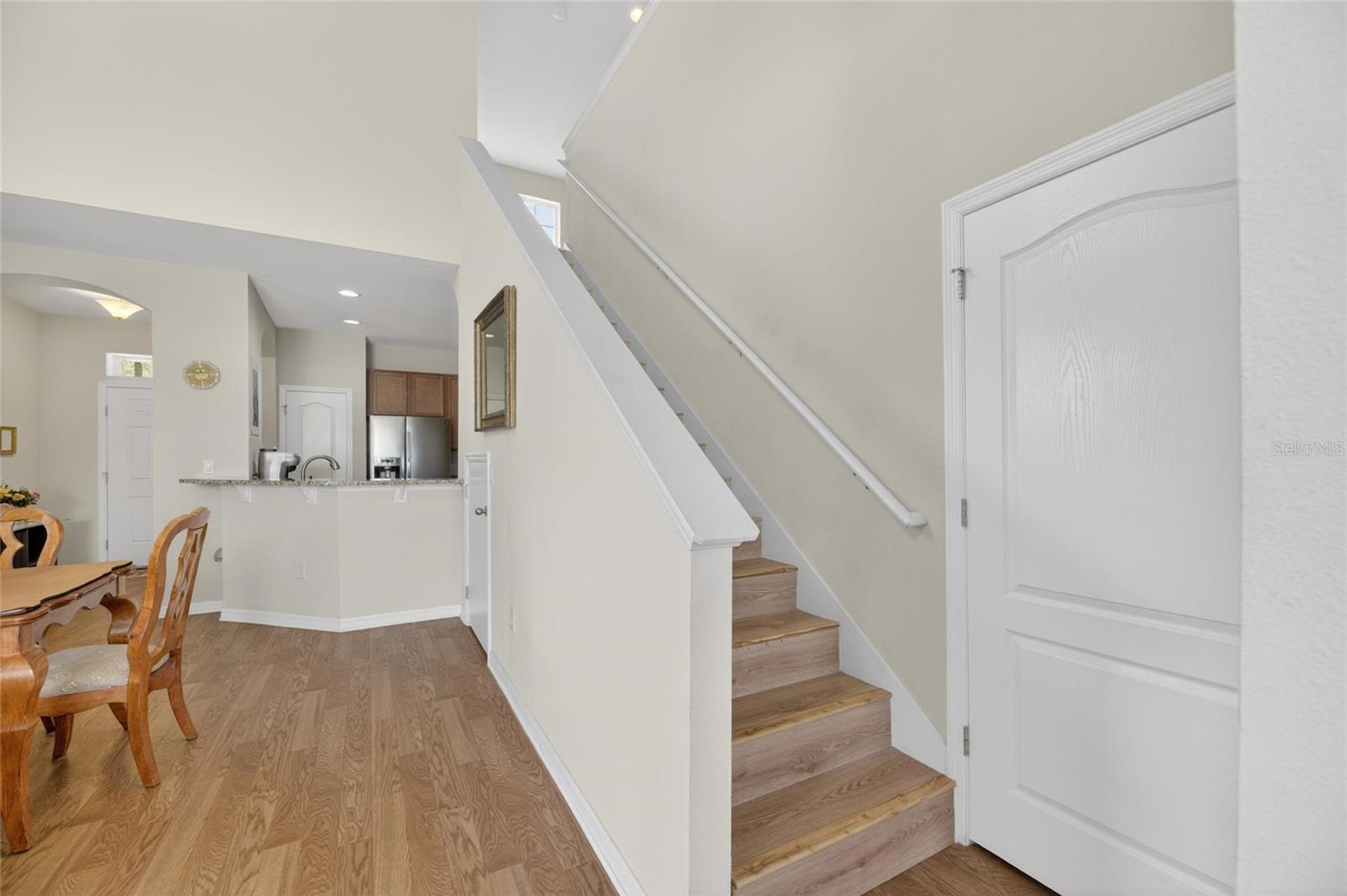 2130 BROADWAY VIEW AVE — photo 17
