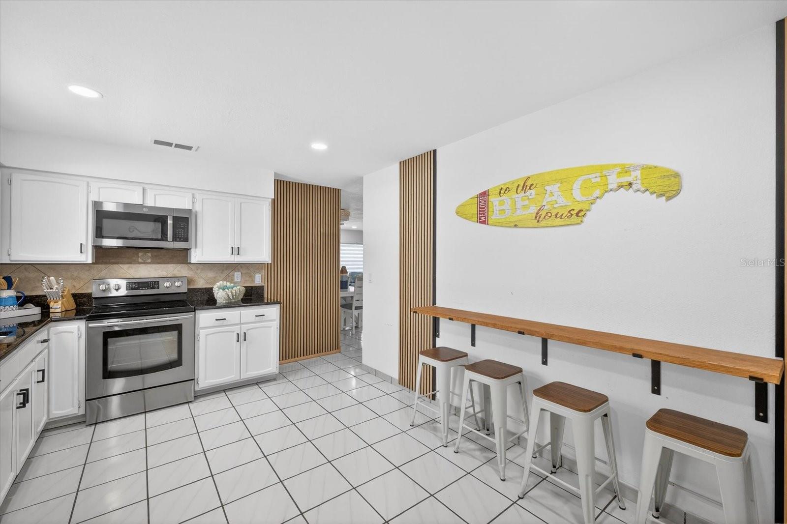 8902 N HAMNER AVE — photo 13