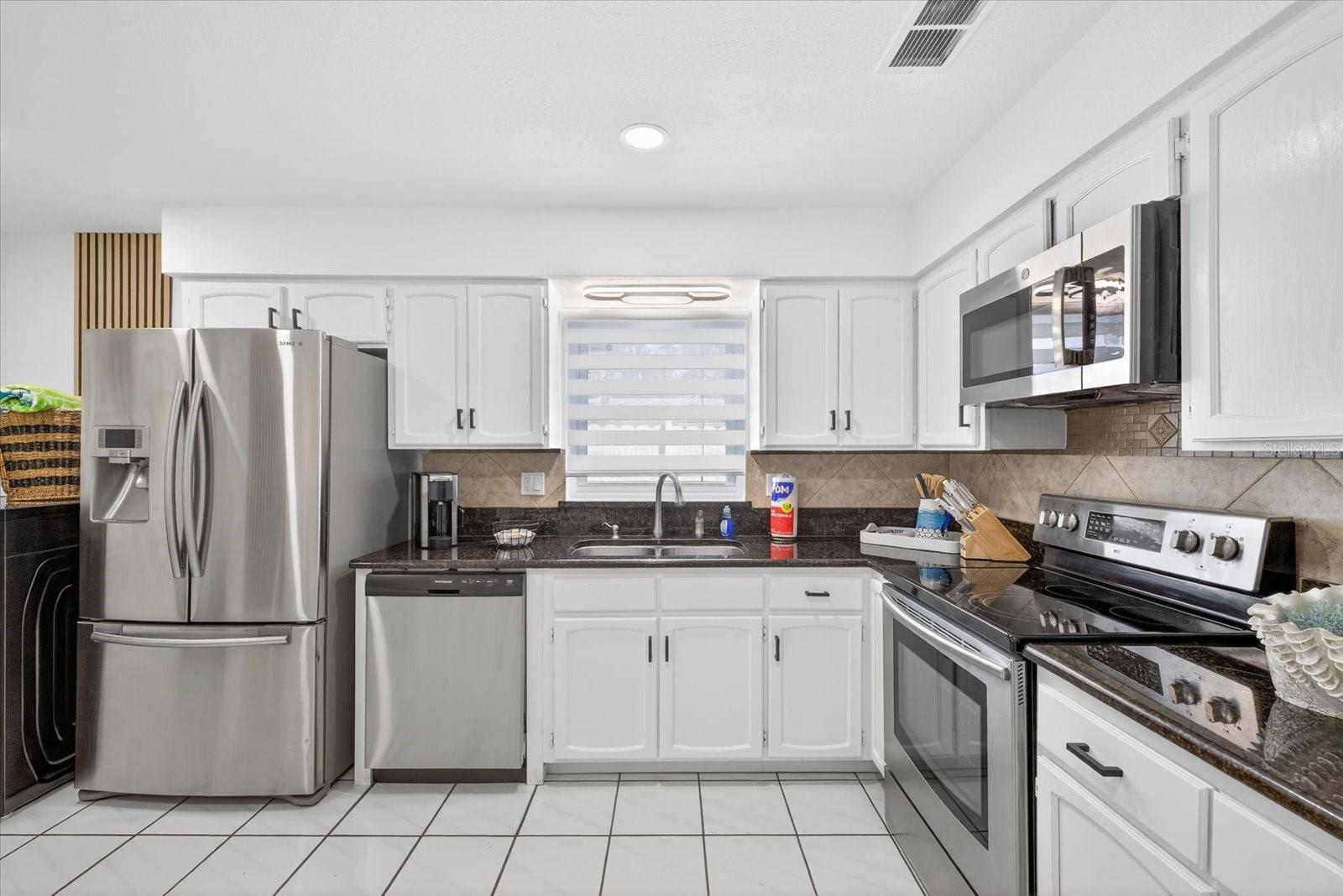 8902 N HAMNER AVE — photo 14