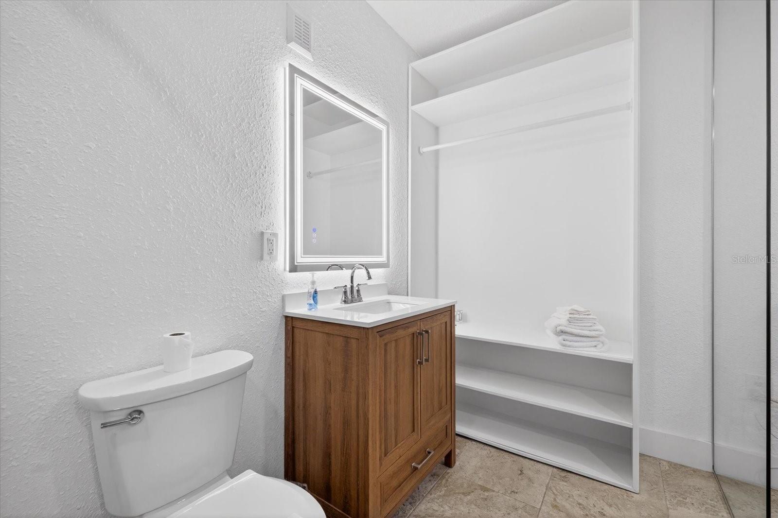 8902 N HAMNER AVE — photo 16