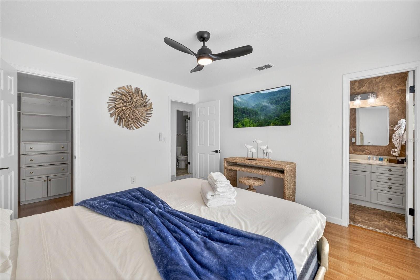 8902 N HAMNER AVE — photo 34
