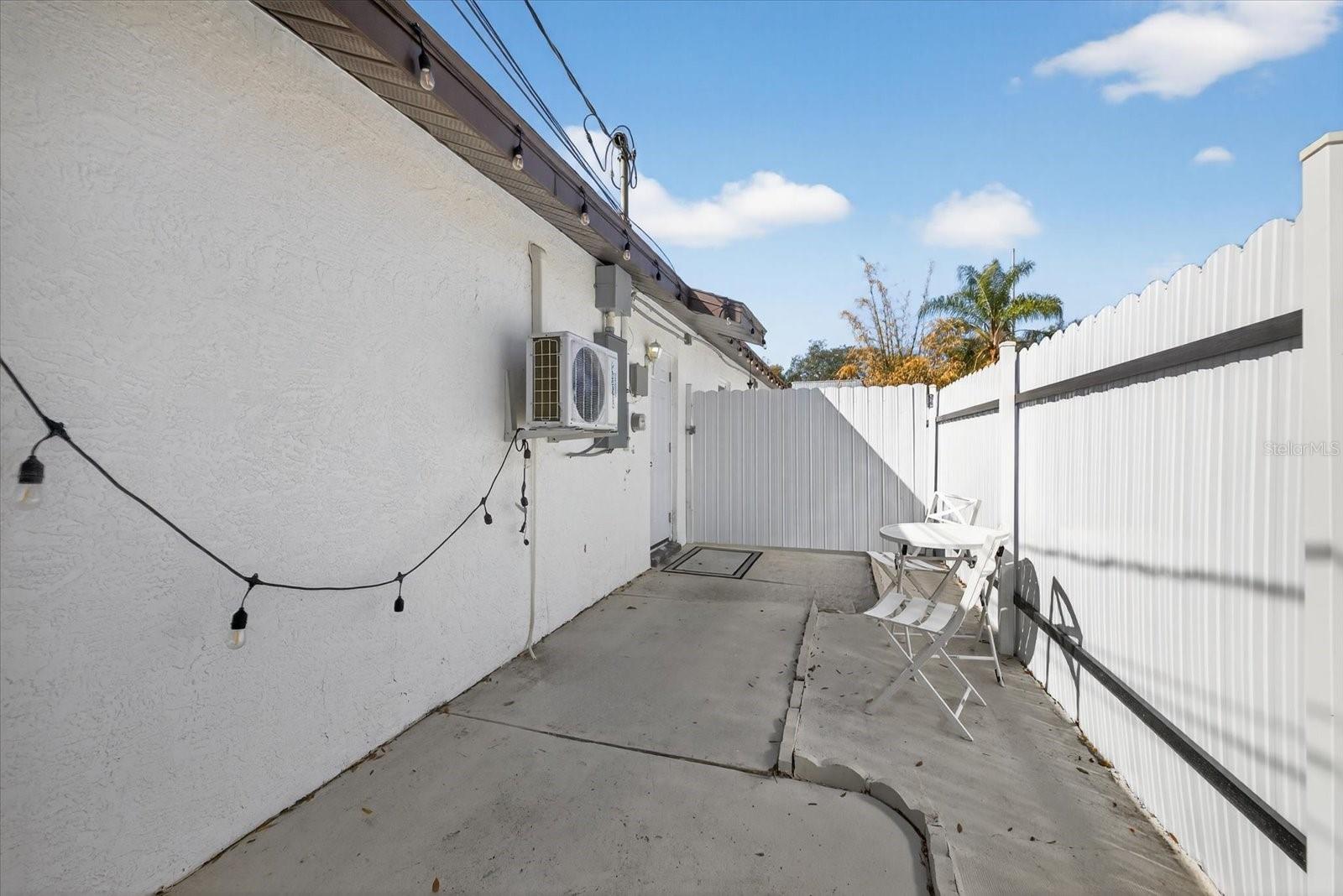 8902 N HAMNER AVE — photo 29