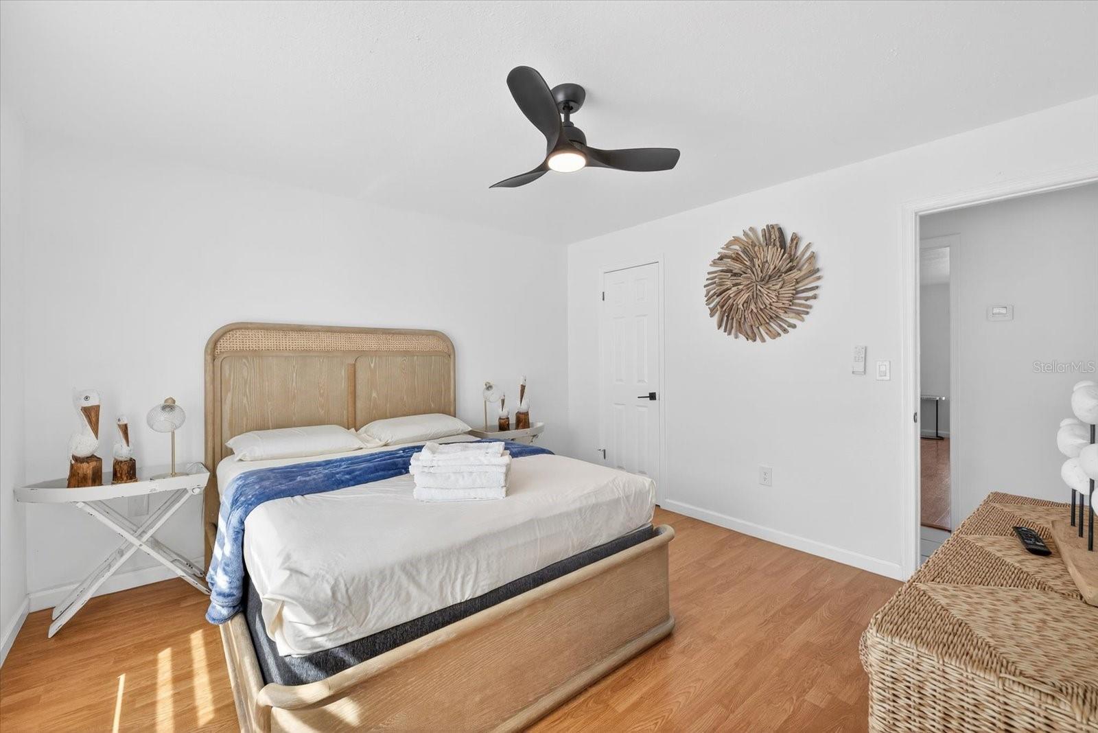 8902 N HAMNER AVE — photo 36