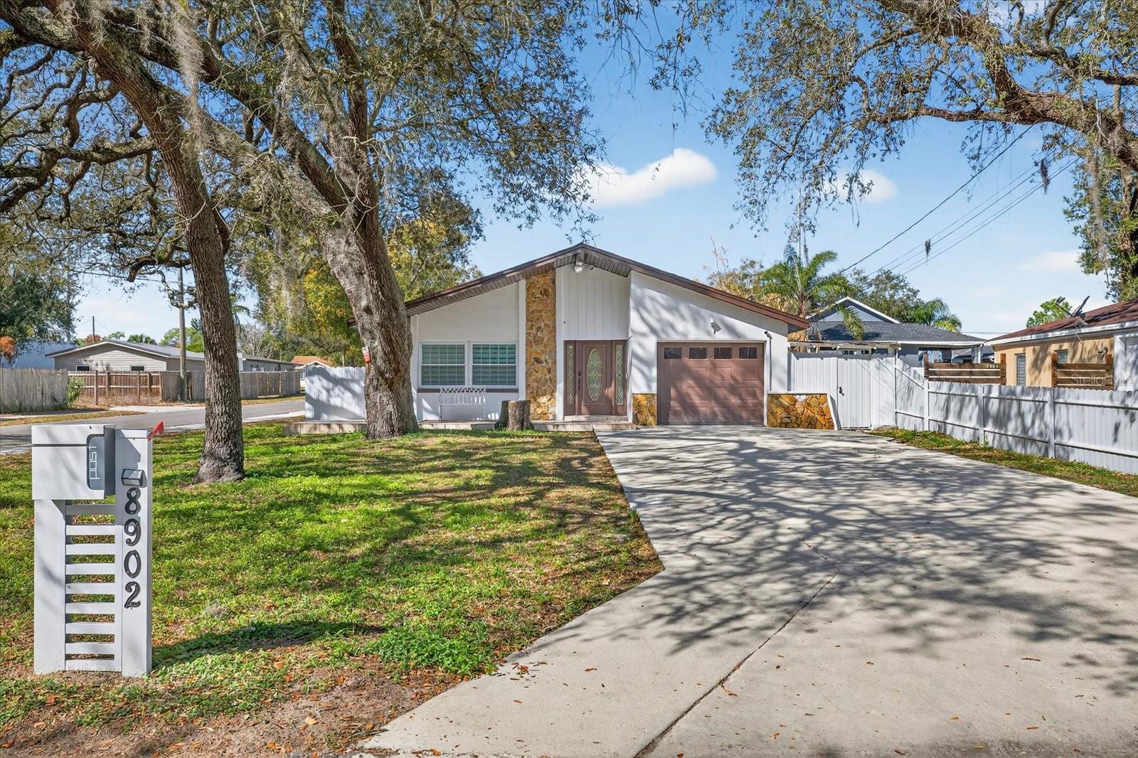 8902 N HAMNER AVE — photo 3