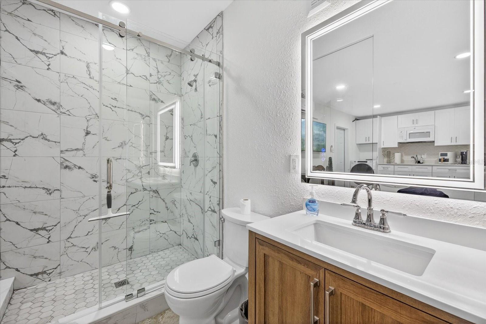 8902 N HAMNER AVE — photo 15