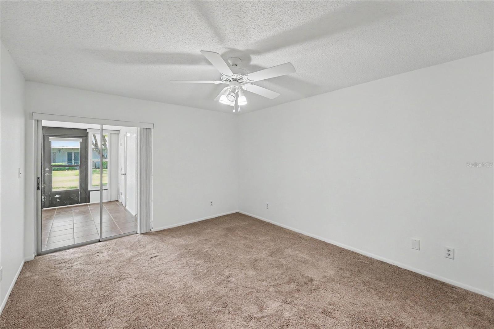 230 BALSAM DR — photo 15
