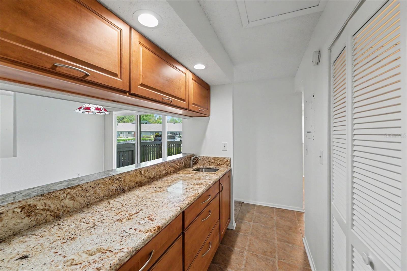 230 BALSAM DR — photo 13