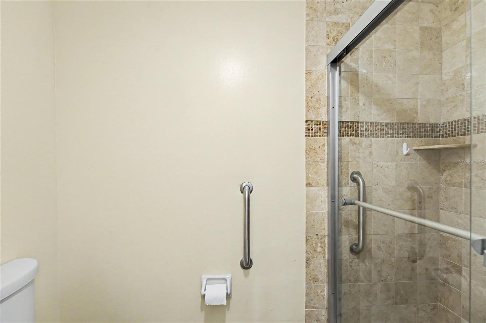 230 BALSAM DR — photo 21
