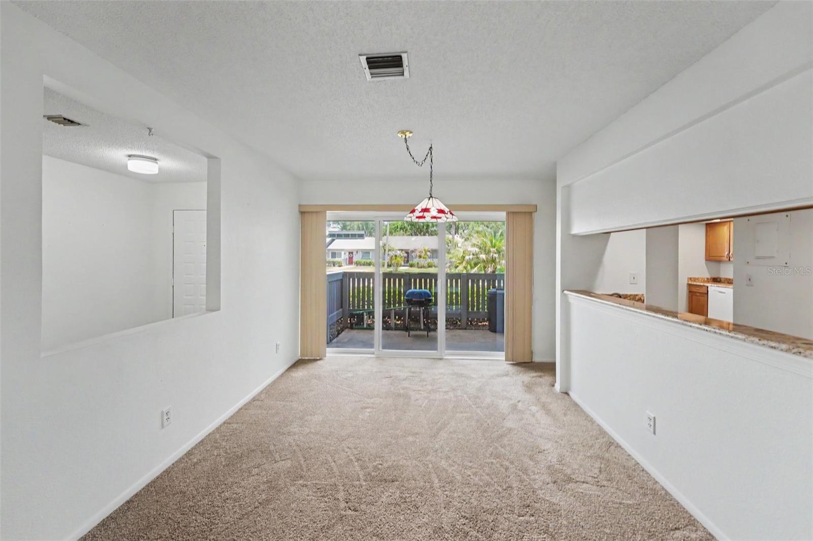 230 BALSAM DR — photo 10