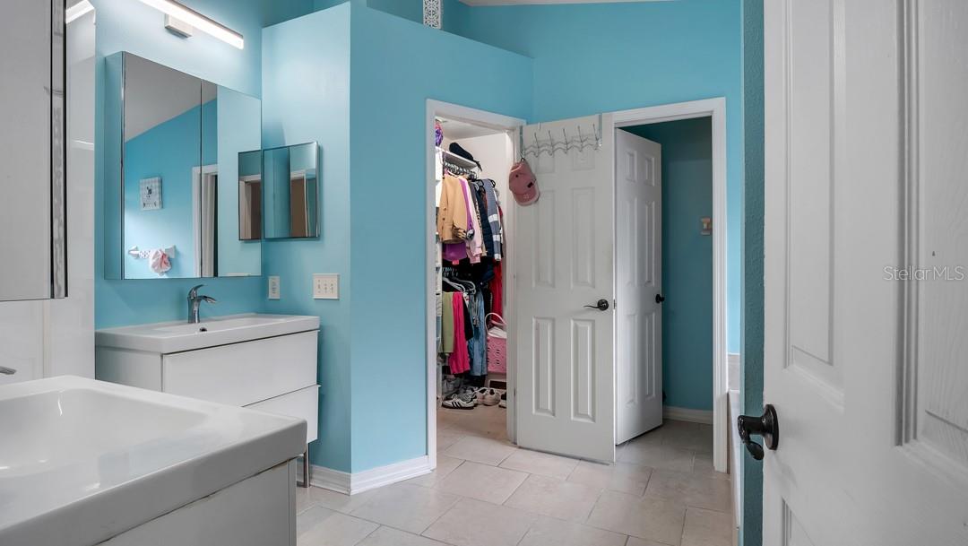 10510 EGRET HAVEN LN — photo 32