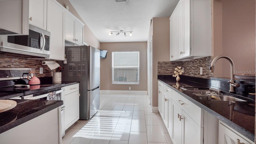 10510 EGRET HAVEN LN — photo 17