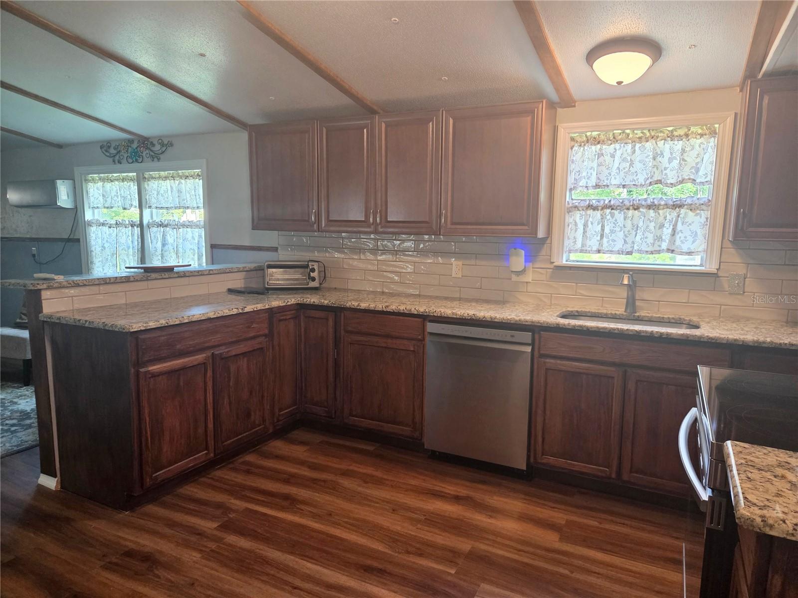 6504 WERNER AVE — photo 12
