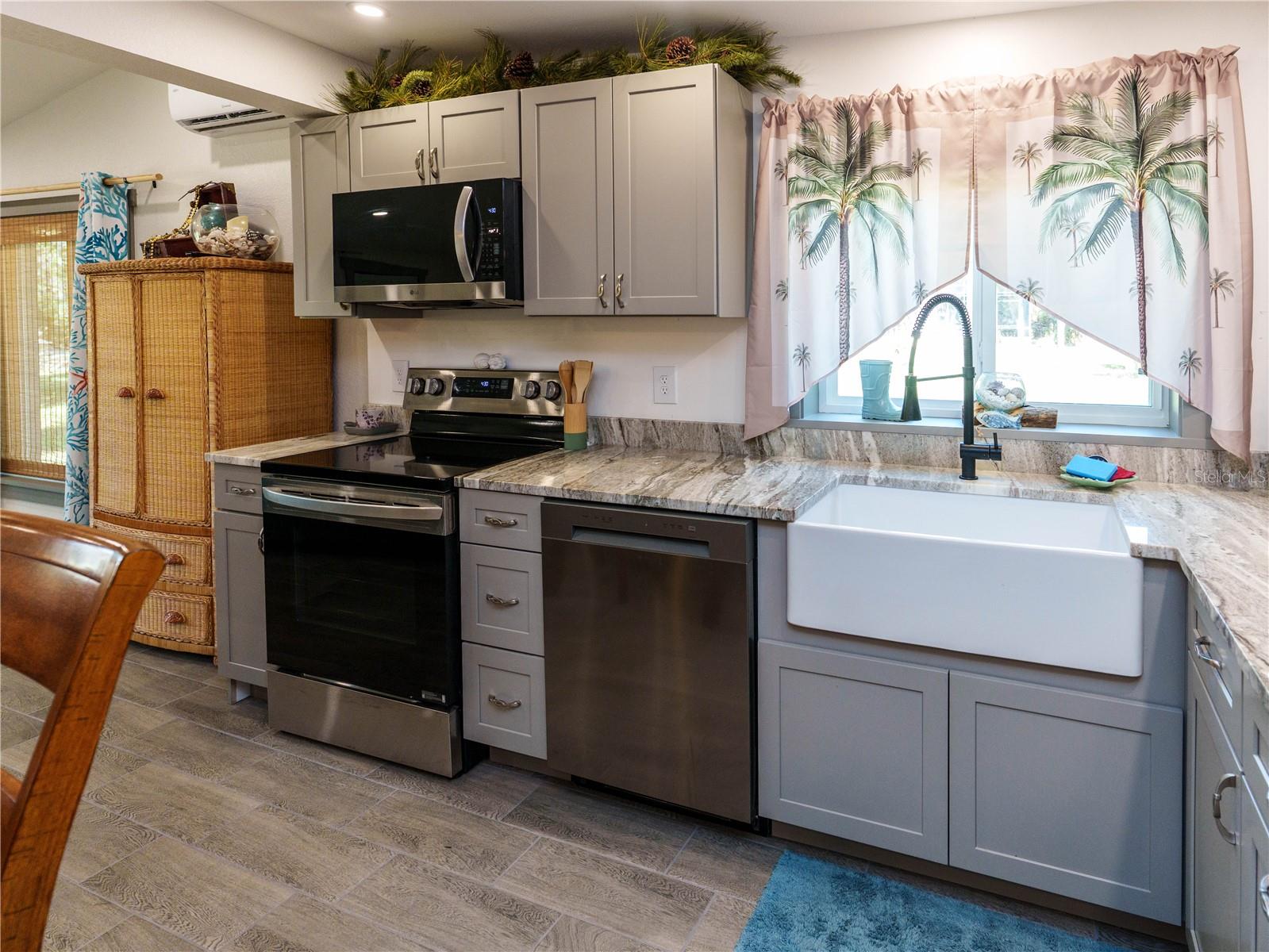 4910 LIMESTONE DR — photo 8