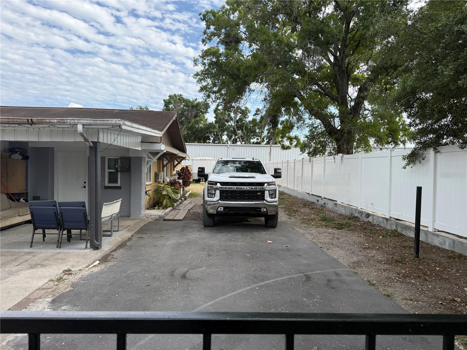 4106 W SOUTH AVE — photo 3