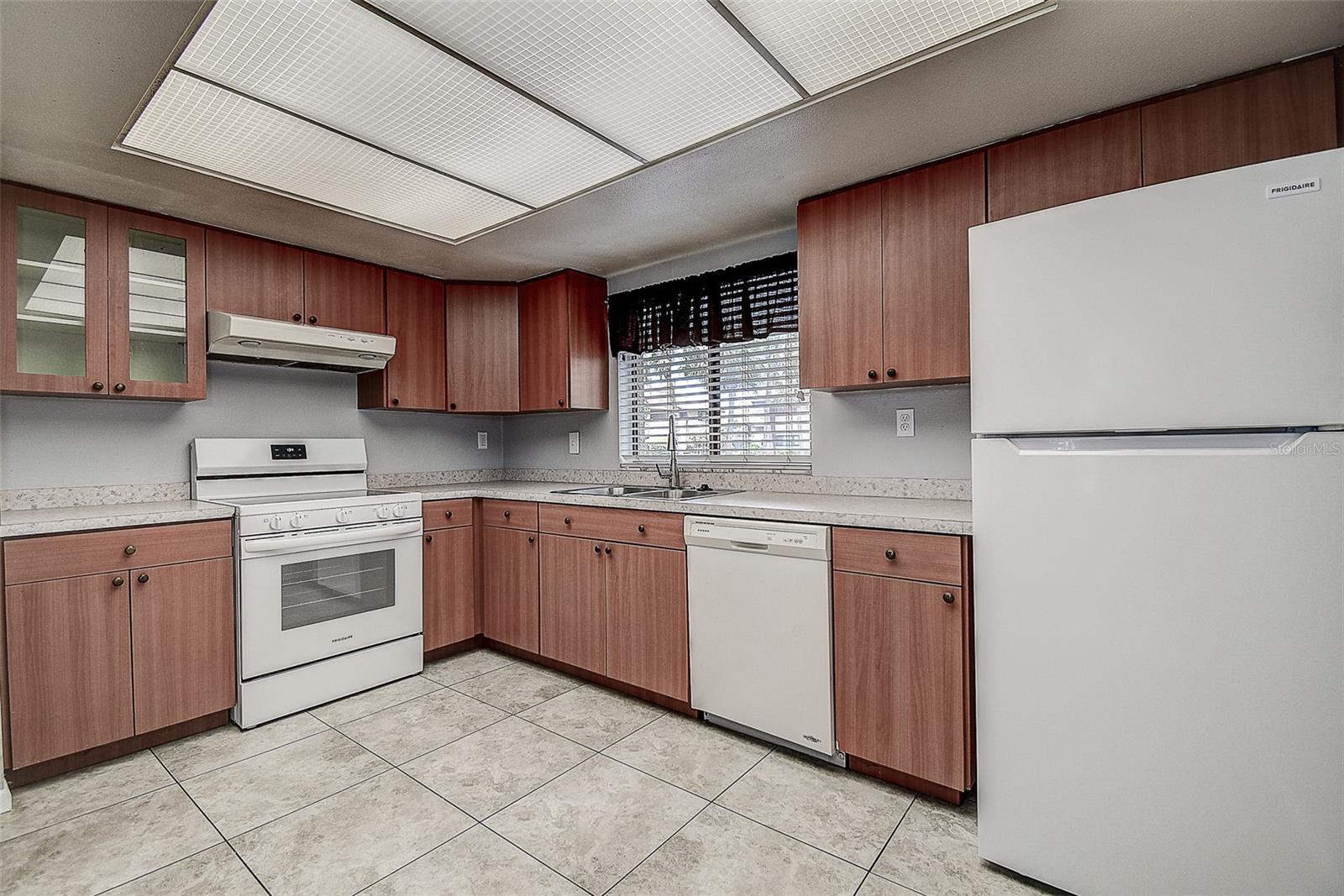 860 S VILLAGE DR N #106 — photo 12