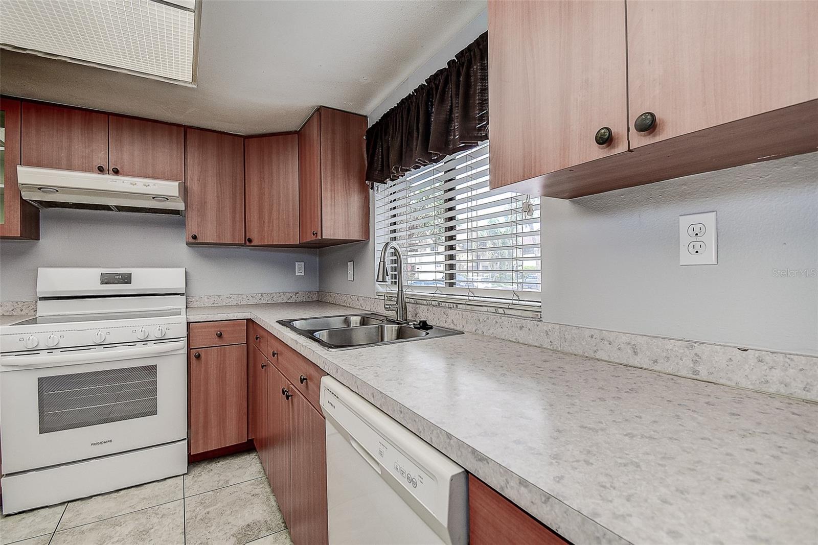 860 S VILLAGE DR N #106 — photo 11