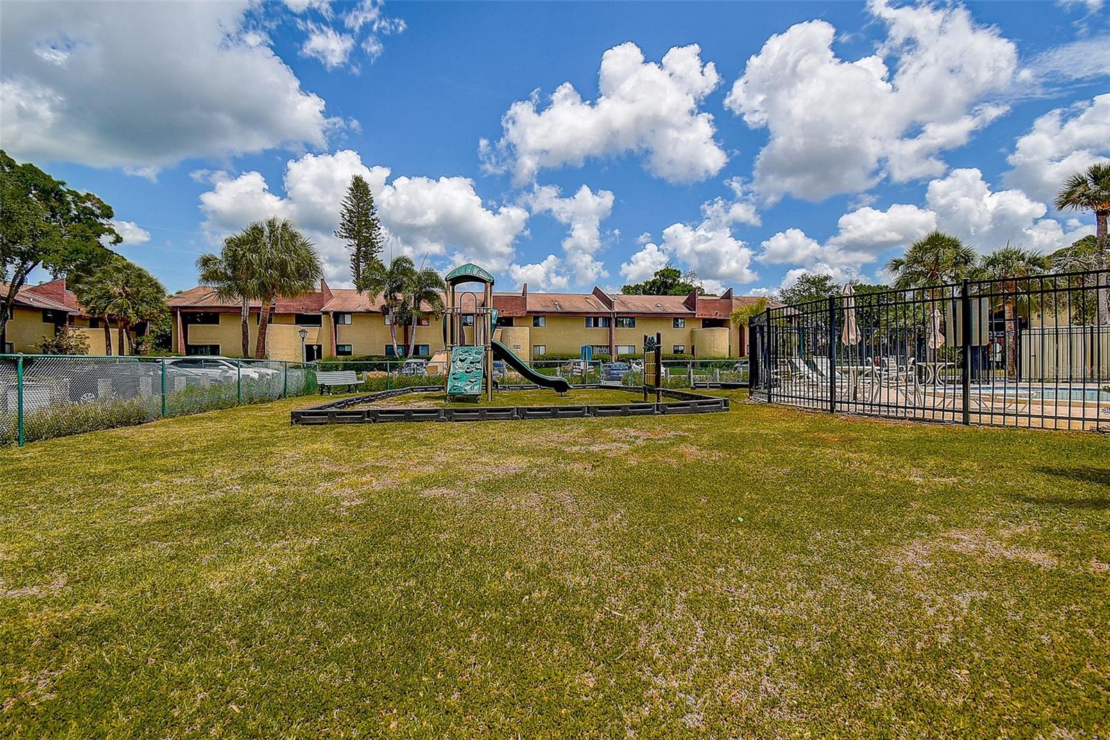 860 S VILLAGE DR N #106 — photo 31