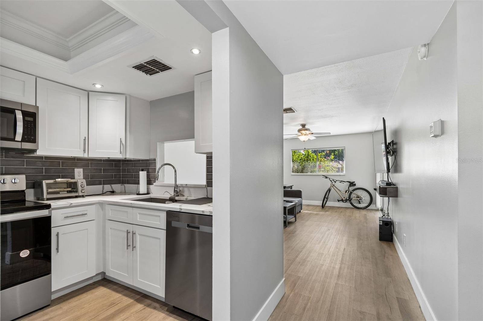 2460 NORTHSIDE DR #604 — photo 4