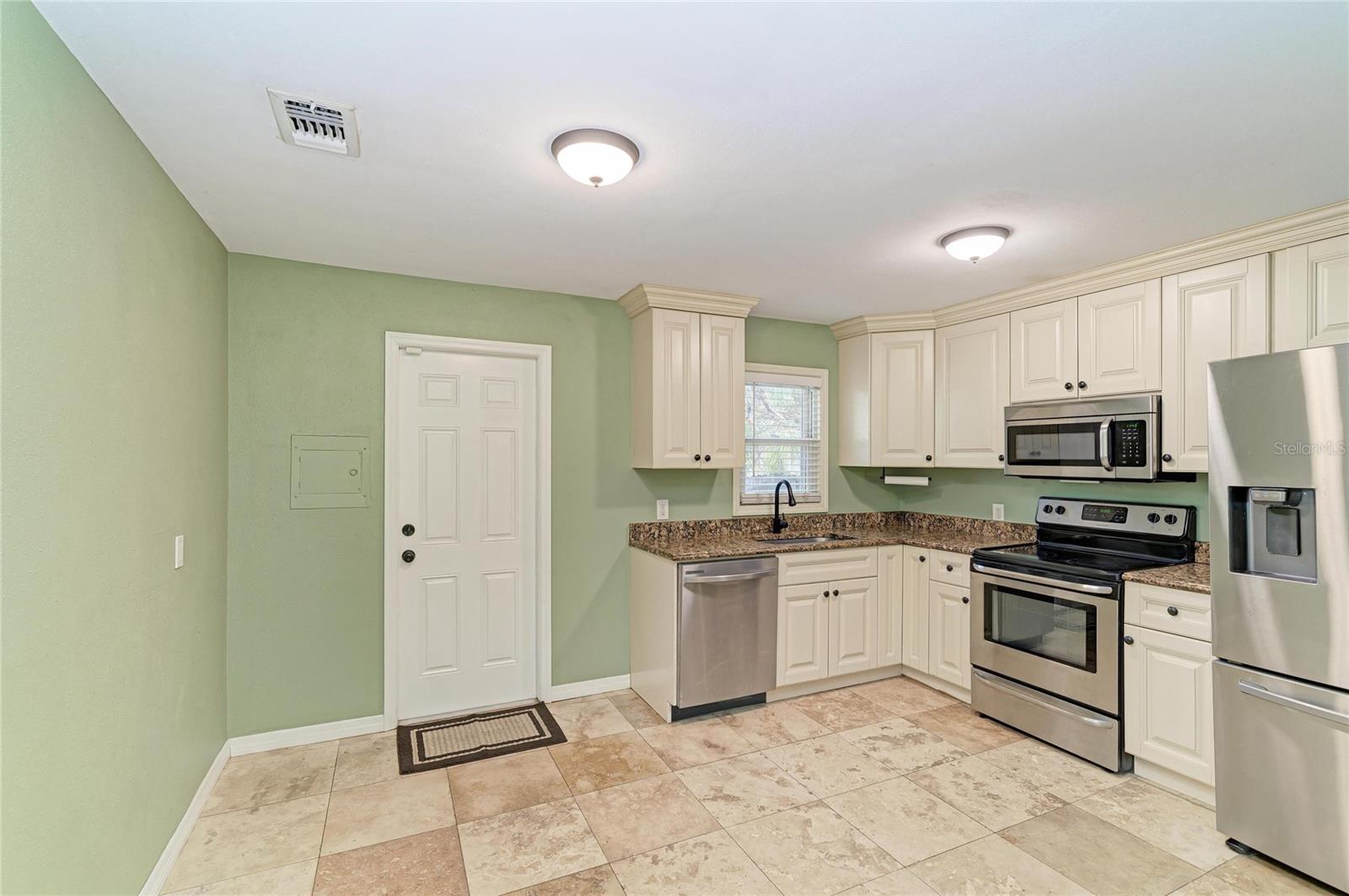 3710 RILMA AVE — photo 11