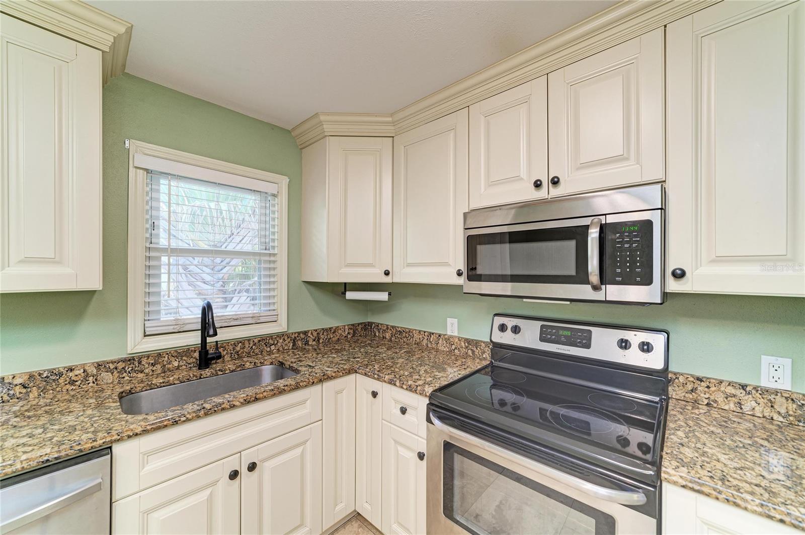 3710 RILMA AVE — photo 12