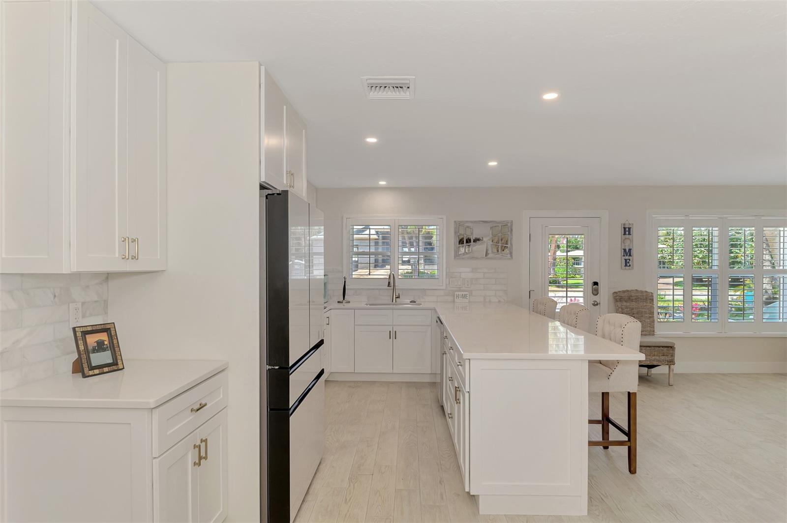 5628 CAPE LEYTE DR — photo 47